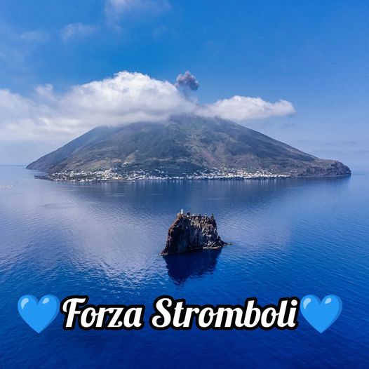 Stromboli, l'inferno voluto dalla mano dell'uomo... La produzione "l'accaduto  è stato un caso" Servizi del Tg5, Rai3 Sicilia e Striscia la Notizia VIDEO  - Notiziario delle isole Eolie # Eolie News