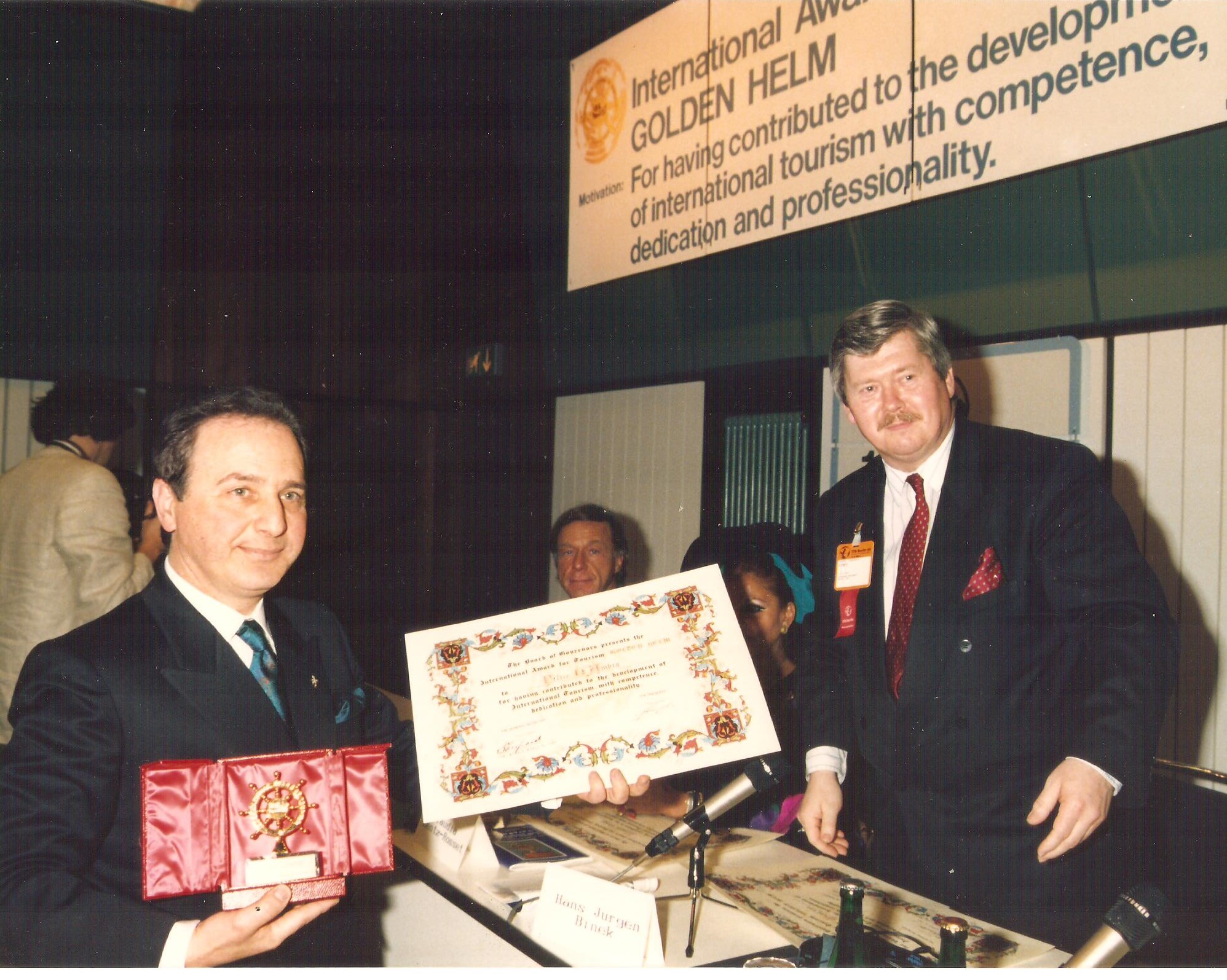 Golden Helm Award ITB Berlin 1989 (3).jpg