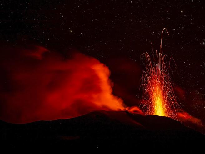 vulcano stromboli-kYNI-U32802004189103DSC-656x492@Corriere-Web-Sezioni.jpg