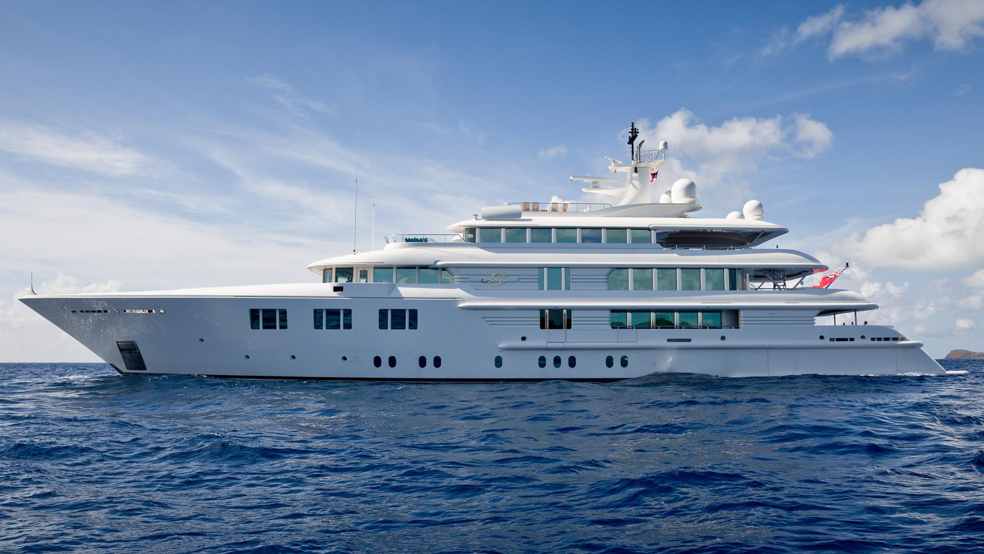 Motor-yacht-LADY-E-to-be-refitted-at-Pendennis-and-relaunched-in-2020.jpg
