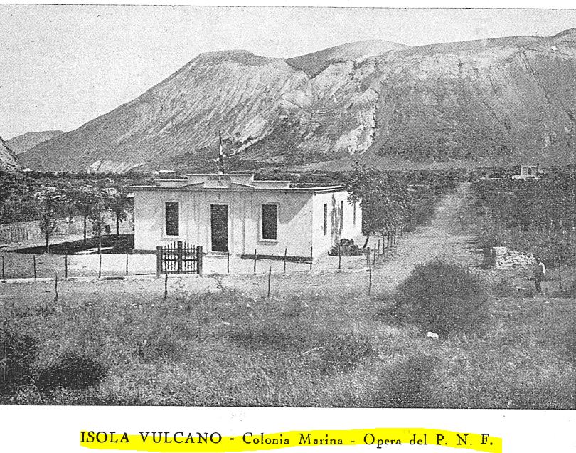 colonia marina vulcano da Parasiliti Le Isole Eolie e l'Industria della Pomice 1935.JPG