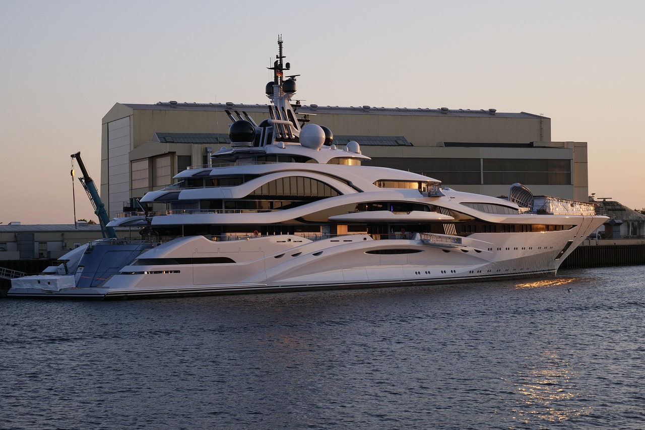 luxury-yacht-3430348_1280 (1).jpg